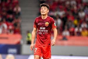 媒体人谈海港点球:不认为武磊假摔,他的经验确实完胜鲍亚雄